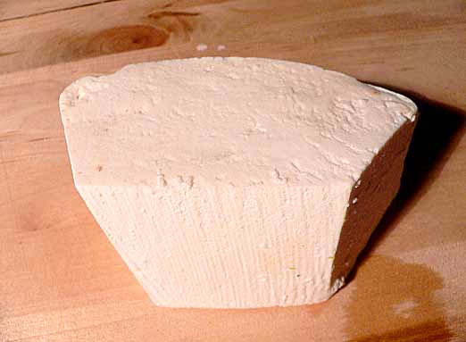 山羊乳のチーズ・リコッタ・サラータ
