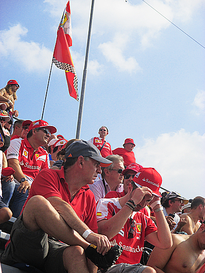 フェラーリの地元でF1観戦