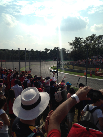 フェラーリの地元でF1観戦